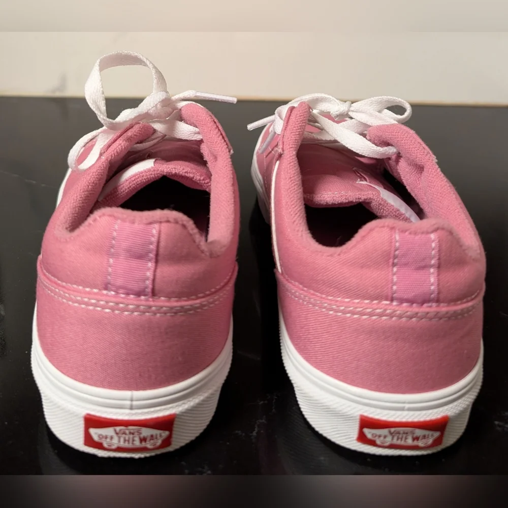 Vans Women's Seldan Lace Up Sneaker Fuchsia SoftMoc Size 8 NWOT MSRP $85.96 - Picture 6 of 10